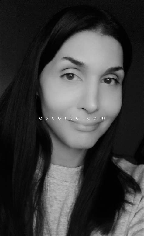 escorte avigon|Escort girl Elodia en Avignon